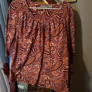 Women top size large in great shape